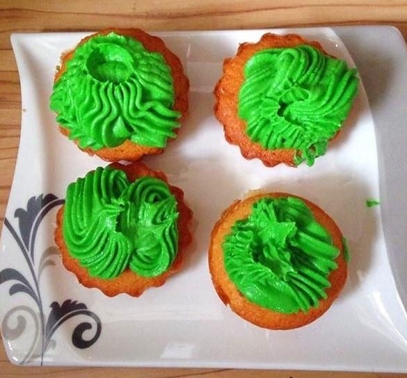 Hulk-Grüne Muffins mit Frosting