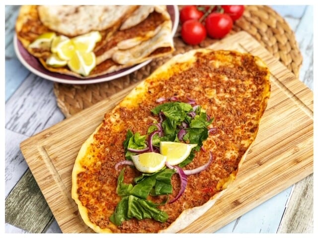 Lahmacun - türkische Pizza