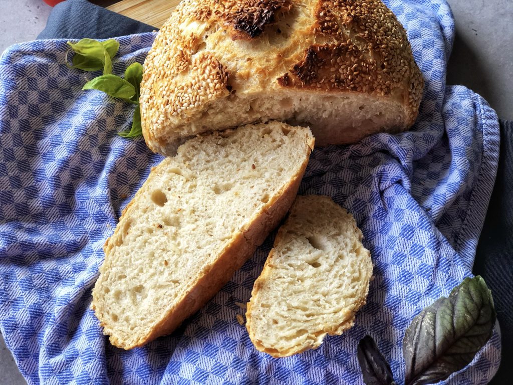 Brot im Römertopf